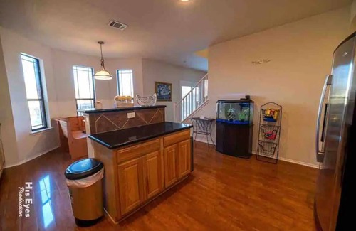 Cedar Park Casa | Hill Country Beauty in Red | Beautiful Large Home! Very Spacious!
