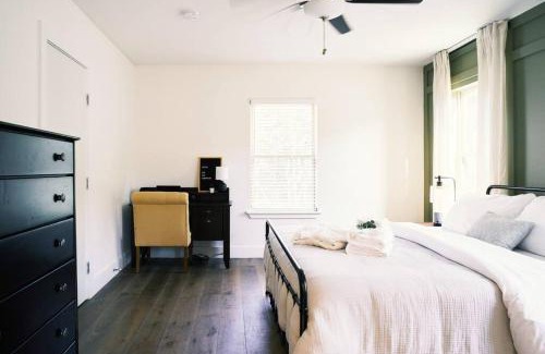 Fischer Casa | Hill Country Farmhouse by Canyon Lake & Wimberley