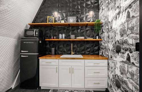 Spicewood Cabina | Hill Country Glamping Dome w/Hot Tub, Gym, Sauna & Cold Plunge