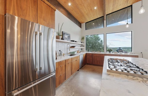 Barton Hills Casa | Hill Country Haven Forest Views Fire Pit Guesthouse