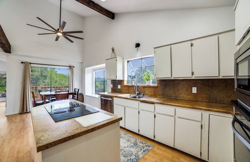 Cross Mountain Casa | Hill country Hidden Haven