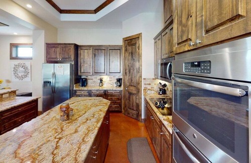 Sabinal Casa | Hill Country Hideaway @ Frio Select Rental Homes