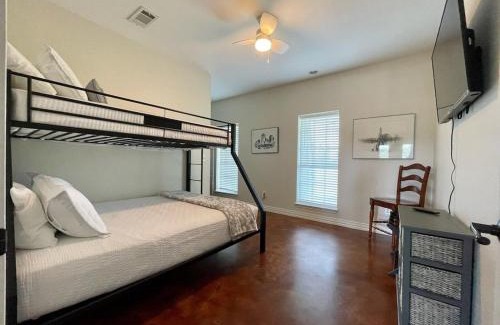 Leander Casa | Hill Country Hideaway w/pool, firepit, gym-28 miles from Downtown!