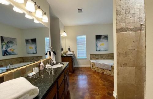 Leander Casa | Hill Country Hideaway w/pool, firepit, gym-28 miles from Downtown!