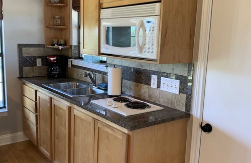 Pipe Creek Cabina | Hill Country Hideout
