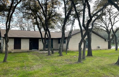 Cross Mountain Casa | Hill Country House & Pool - Fiesta Texas Sea World