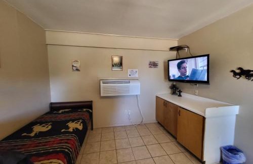 Buchanan Dam Hotel | Hill Country Lodge and Mini Storages