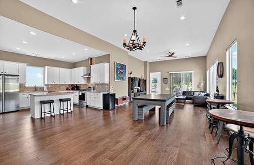 Horseshoe Bay West Casa | Hill Country Retreat & Casita
