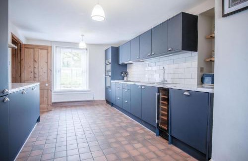 Crynant Casa | Hill House - 4 Bedroom Holiday Home - Llanrhidian