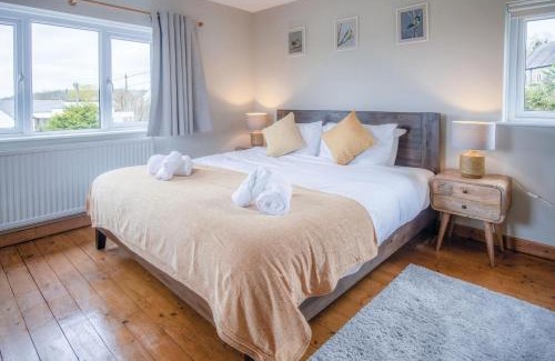 Crynant Casa | Hill House - 4 Bedroom Holiday Home - Llanrhidian