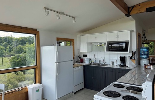 The Blue Mountains Cabaña | Hill House: Cozy rural cottage with scenic views