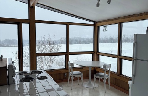 The Blue Mountains Cabaña | Hill House: Cozy rural cottage with scenic views