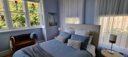 West Hobart Casa | Hill House Hobart - Charming home, stunning views close to city