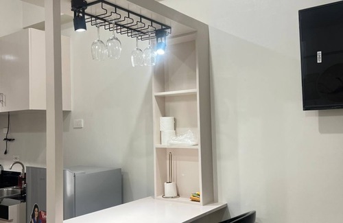 Caloocan Condominio | Hill Residence by Sarah Rentals