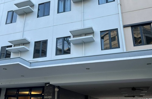 Caloocan Condominio | Hill Residence by Sarah Rentals