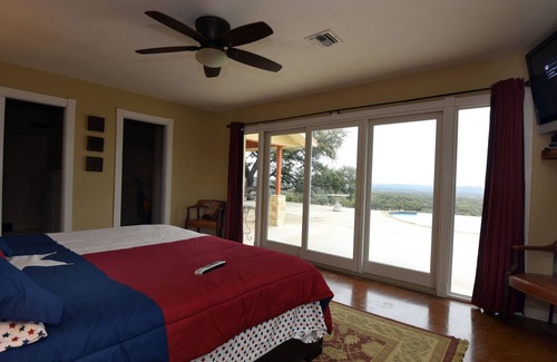 Utopia Casa | Hill-Top Oasis with Private pool and Hot tub Minutes from Garner and Lost Maples