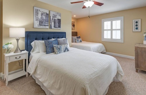Leicester Casa | Hill Top Views with King Bed Suite Near Asheville
