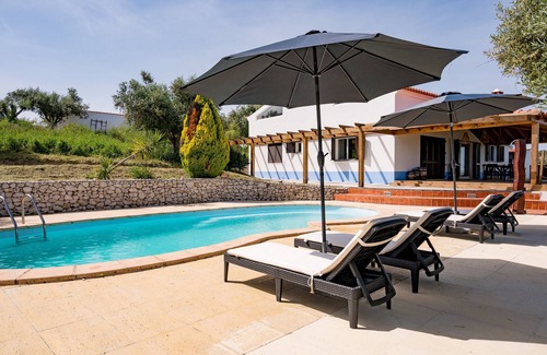 Montargil Casa | Hill with fabulous views Dam with swimming pool