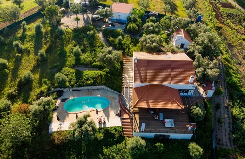 Montargil Casa | Hill with fabulous views Dam with swimming pool