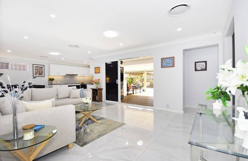Hillarys Casa | Hillary's Coastal Retreat stunning home with pool and amazing alfresco area