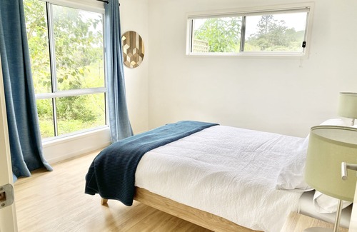 Closeburn Casa | Hills Cottage - eco-friendly, pets welcome!