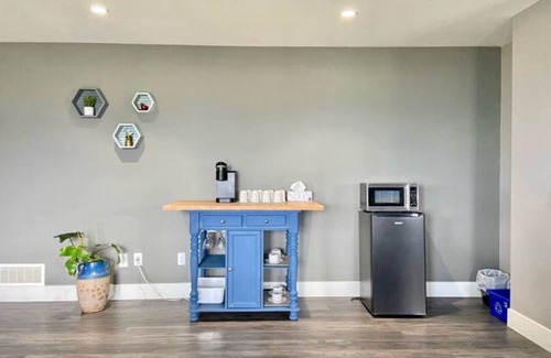 Black Mountain Casa | Hillside 2b2b suites w/Panoramic views, close to great golfing, biking, skiing!