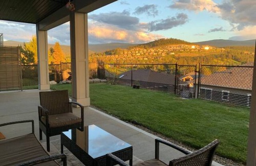 Black Mountain Casa | Hillside 2b2b suites w/Panoramic views, close to great golfing, biking, skiing!