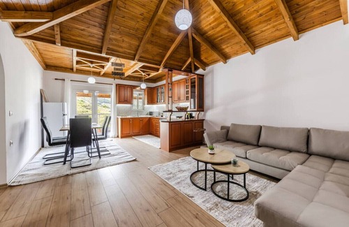 Gjirokaster Apartamento | Hillside Apartment Gjirokaster