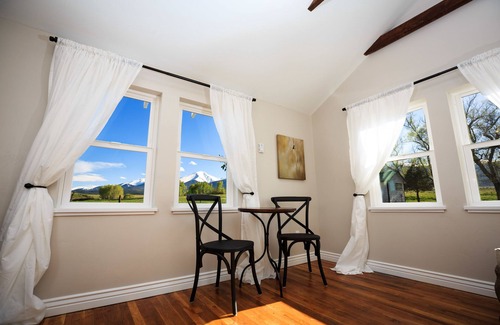 Hillside Cabaña | Hillside Colorado Cottages near Westcliffe