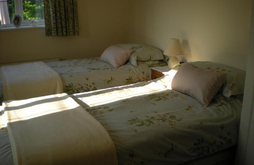 Moreton Cama Y Desayuno | Hillside Cottage