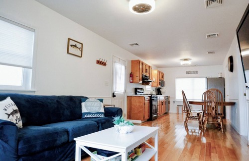 Stroh Cabaña | Hillside cottage on Pretty Lake