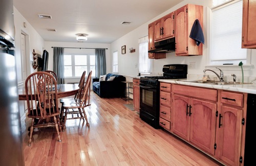 Stroh Cabaña | Hillside cottage on Pretty Lake