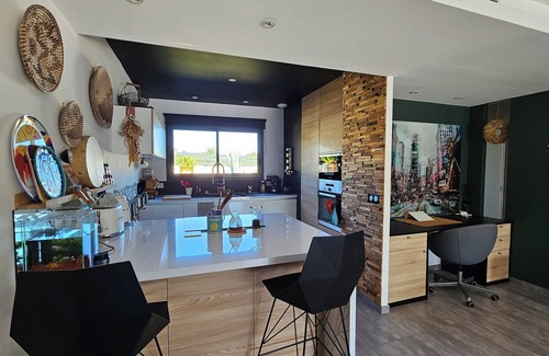 Castanet-Tolosan Casa | Hillside family home