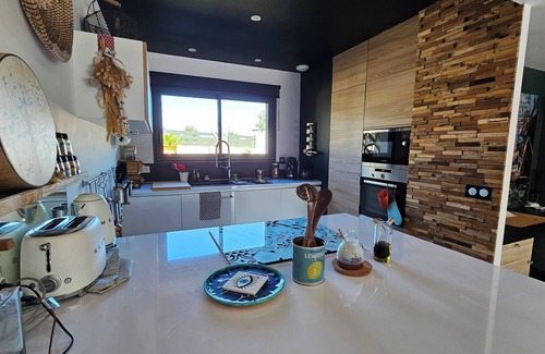 Castanet-Tolosan Casa | Hillside family home