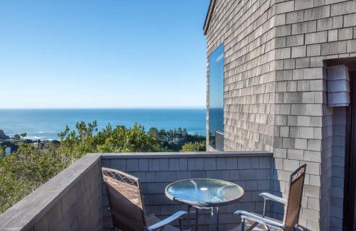 Sea Ranch Casa | Hillside Family Home for 10 With Panoramic Ocean Views
