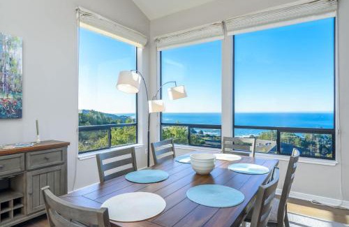 Sea Ranch Casa | Hillside Family Home for 10 With Panoramic Ocean Views