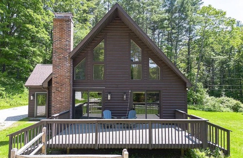 Ashley Falls Casa | Hillside Haus: 4-Season Cabin Close to Catamount, Butternut, Great Barrington
