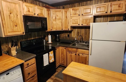 New Market Cabina | Hillside Haven | 2 Bed, 1 Bath