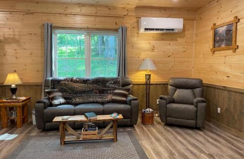Blissfield Casa | Hillside Haven