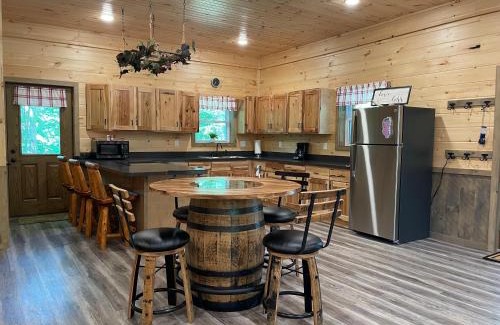 Blissfield Casa | Hillside Haven