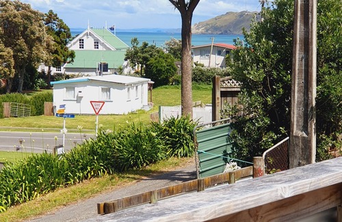 Mahia Casa | Escondite en la ladera en medio de Mahia