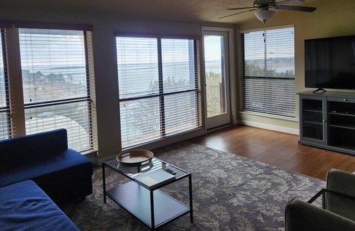 Burnet Casa | Hillside Hideaway - Peaceful hillside home with lake views and a game room!