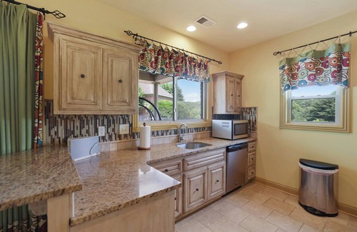Goodlettsville Apartamento | Hillside Hideaway - Pool + Great Amenities Close to Nashville