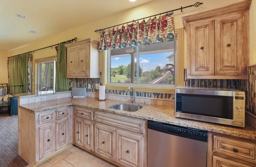 Goodlettsville Apartamento | Hillside Hideaway - Pool + Great Amenities Close to Nashville