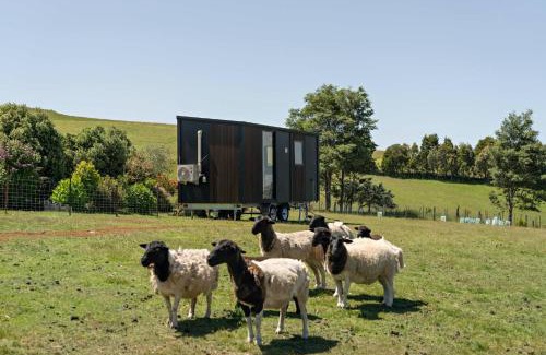 West Kentish Casa | Hillside Hideout by Tiny Away