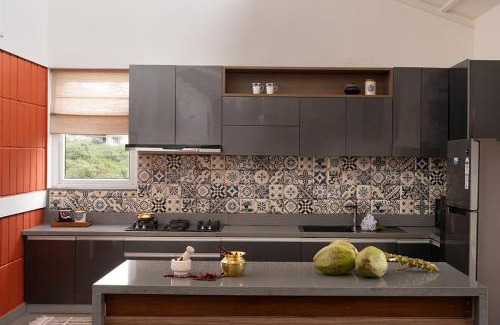 Wellington Casa | Hillside Home 3 BHK Villa by tisyastays