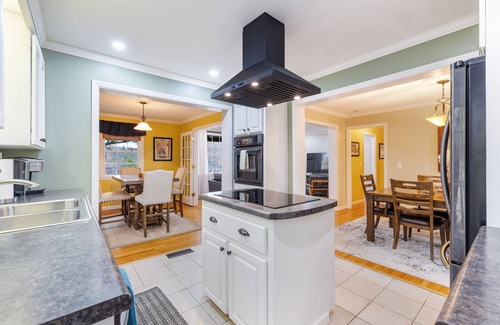 Eva Mor Heights Casa | Hillside Hot Tub Hideaway! King Bed / Fire Pit