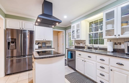 Eva Mor Heights Casa | Hillside Hot Tub Hideaway! King Bed / Fire Pit