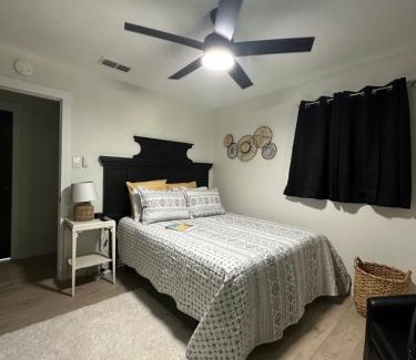 Tyler Casa | Hillside House Room 2
