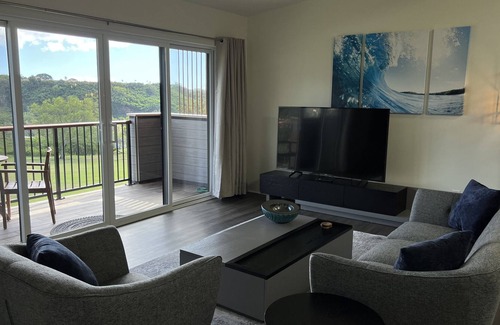 Moanalua Casa | HILLSIDE PERFECTION: MODERN HOME OVERLOOKING GOLF COURSE, CLEAN-NEW, HOME "A"
